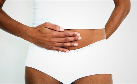 Bol brzucha kobieta palenie marihuany